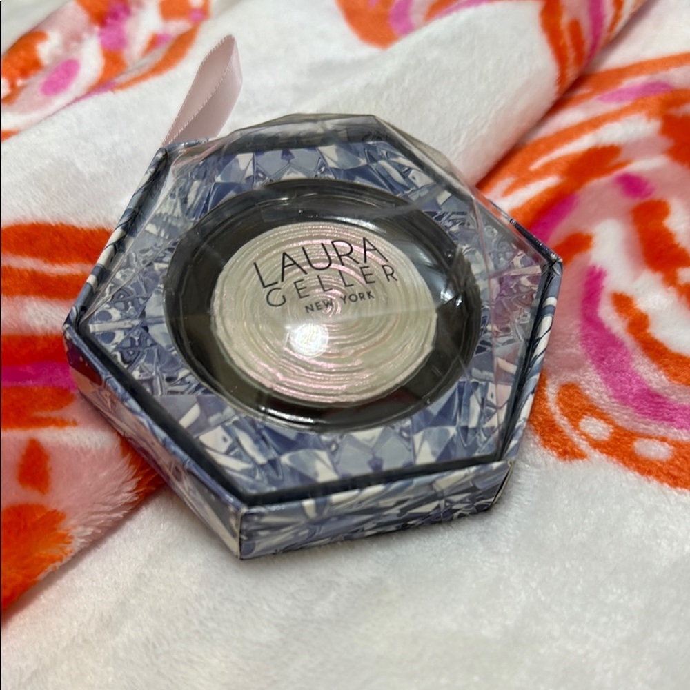 Laura Geller Cream Highlighter for a Radiant Glow
